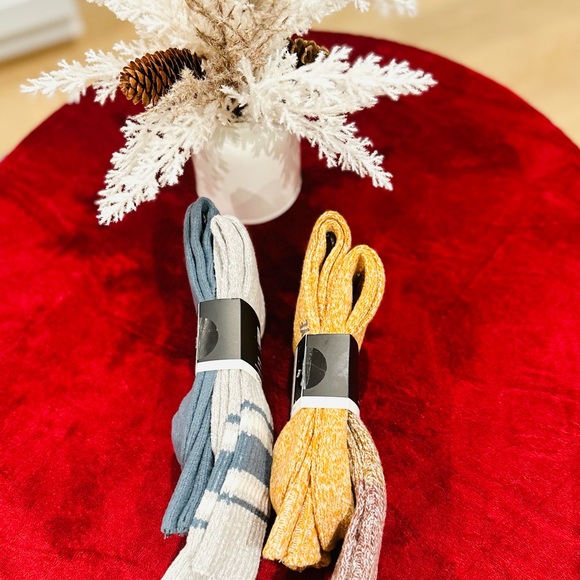 🌲FRYE 4 Pairs Super-soft Boot Socks, Sz. 5-10, Multicolor Print & Solid,  (NWT) - Picture 3 of 4